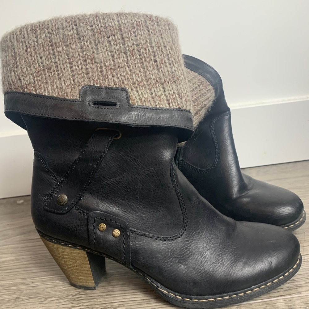 Womens fashionable Reiker boots. Worn only once!
